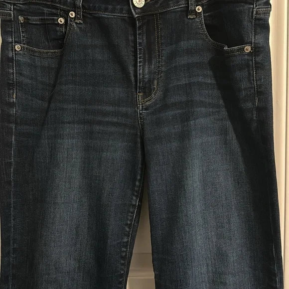 American Eagle Outfitters- Favorite Boyfriend Jeans - Picture 9 of 10